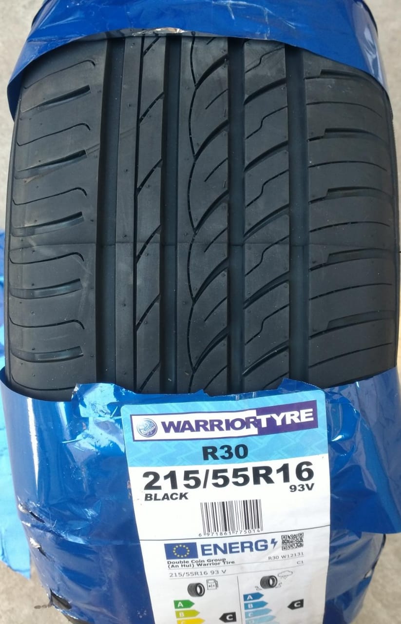 China Premium Quality Tyre 215-55R16 for SUVs and Cars